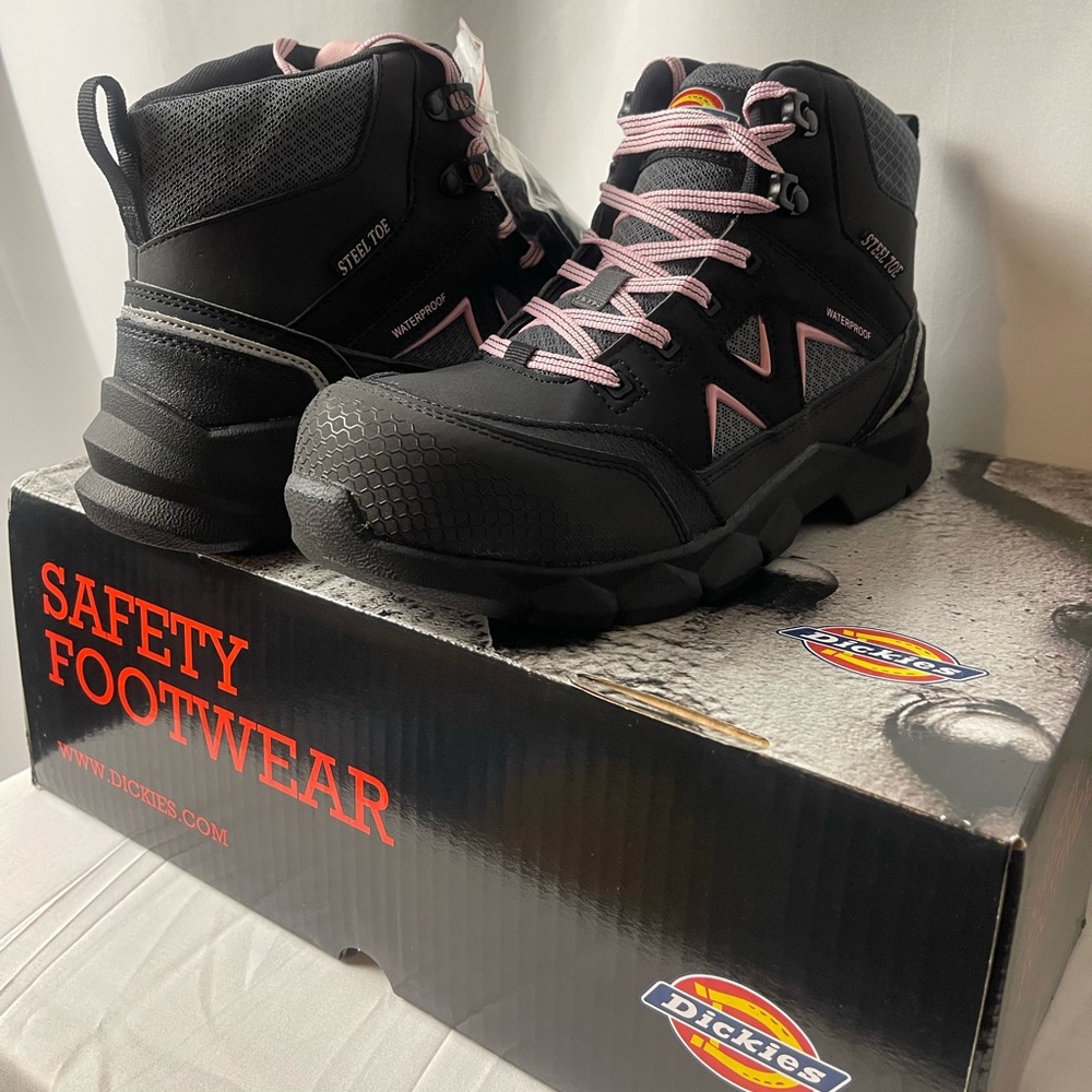 Dickies Women’s Waterproof Steel Toe Memory Foam Size 8 Boots Pink and Black